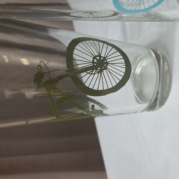 Set of Bicycle Print Glasses - Picture 3 of 8